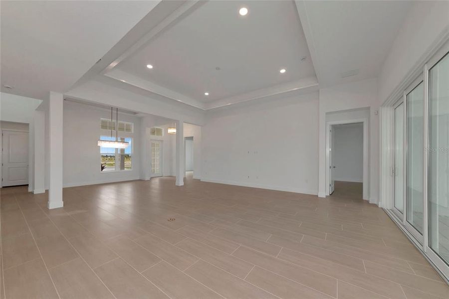 Spacious, unfurnished interior of a new home in , Sarasota (Image 22).