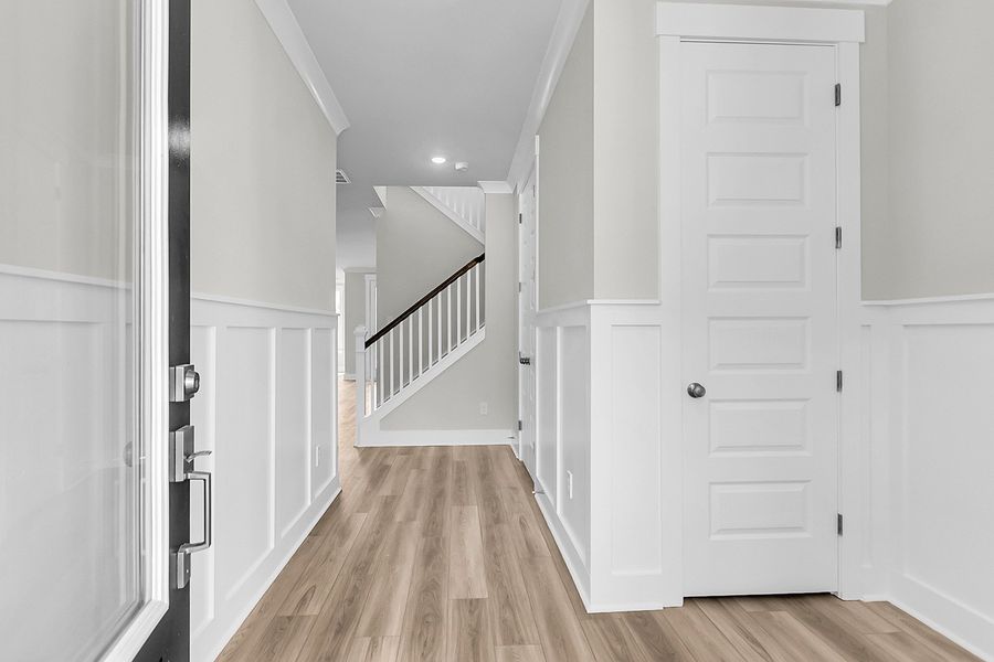 Spacious, unfurnished interior of a new home in Pineland Preserve, Summerville (Image 17).