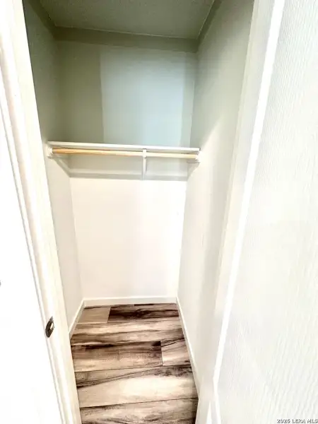 Spacious, unfurnished interior of a new home in , Lakehills (Image 21).