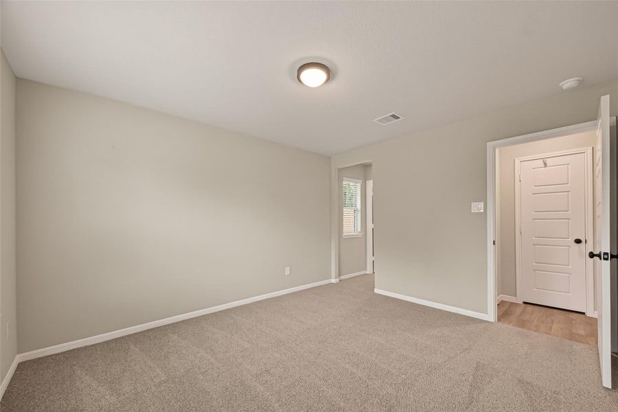Spacious, unfurnished interior of a new home in , South Houston (Image 18).