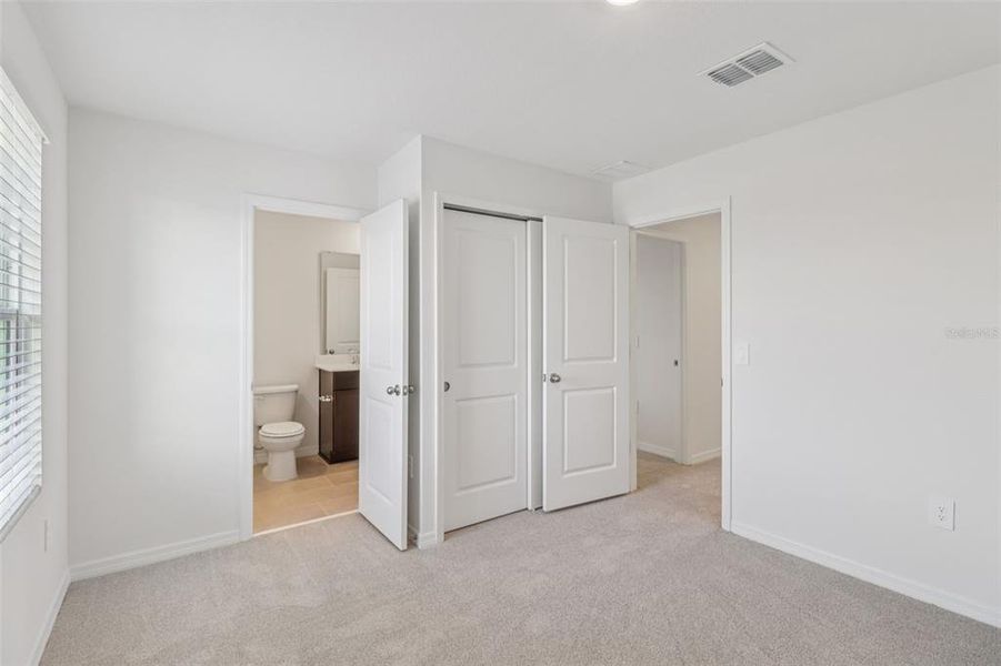 Spacious, unfurnished interior of a new home in The Reserve at Hammock Oaks Townes, Lady Lake (Image 23). Spacious, unfurnished interior of a new home in The Reserve at Hammock Oaks Townes, Lady Lake (Image 23).