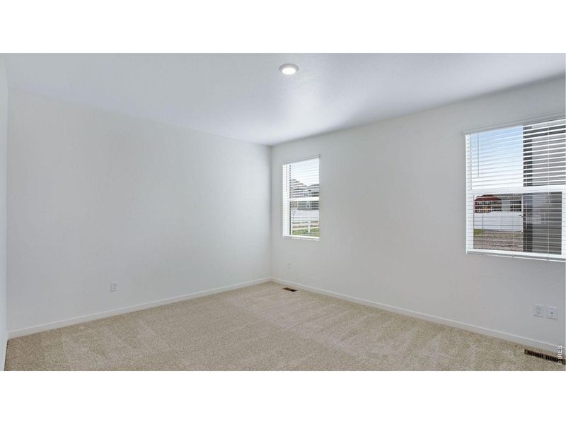 Spacious, unfurnished interior of a new home in Hansen Farm, Fort Collins (Image 22).