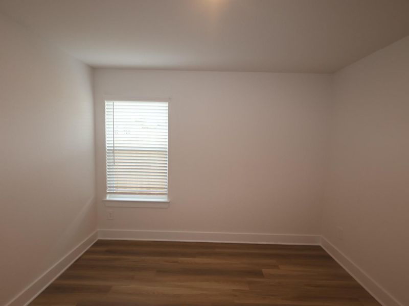 Spacious, unfurnished interior of a new home in Lone Star Landing, Montgomery (Image 28).