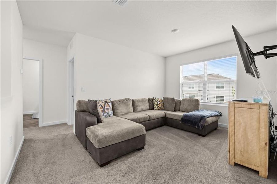 Furnished interior view inside a new home in Epperson, Wesley Chapel (Image 35).