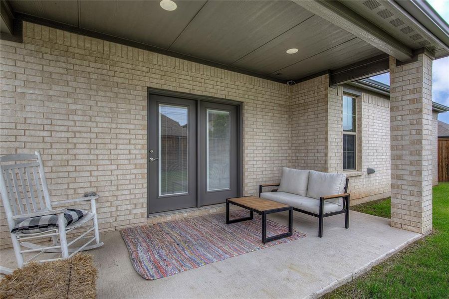 Exterior details and patio area of a home in , Lavon (Image 3).