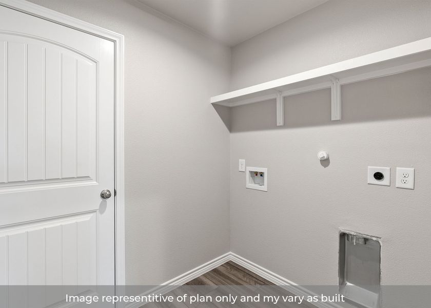 Image 27 representing the Bellvue by D.R. Horton in London Towne, Corpus Christi, TX.