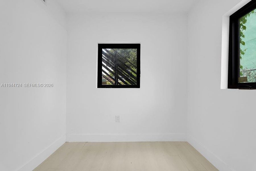 Spacious, unfurnished interior of a new home in , Miami (Image 35).