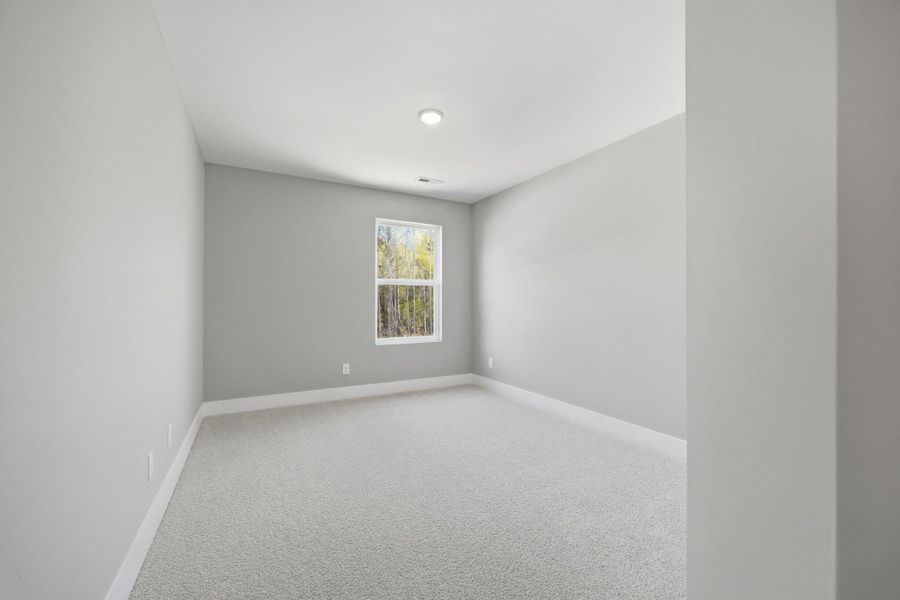 Flexible Guest Bedroom or Home Office Space