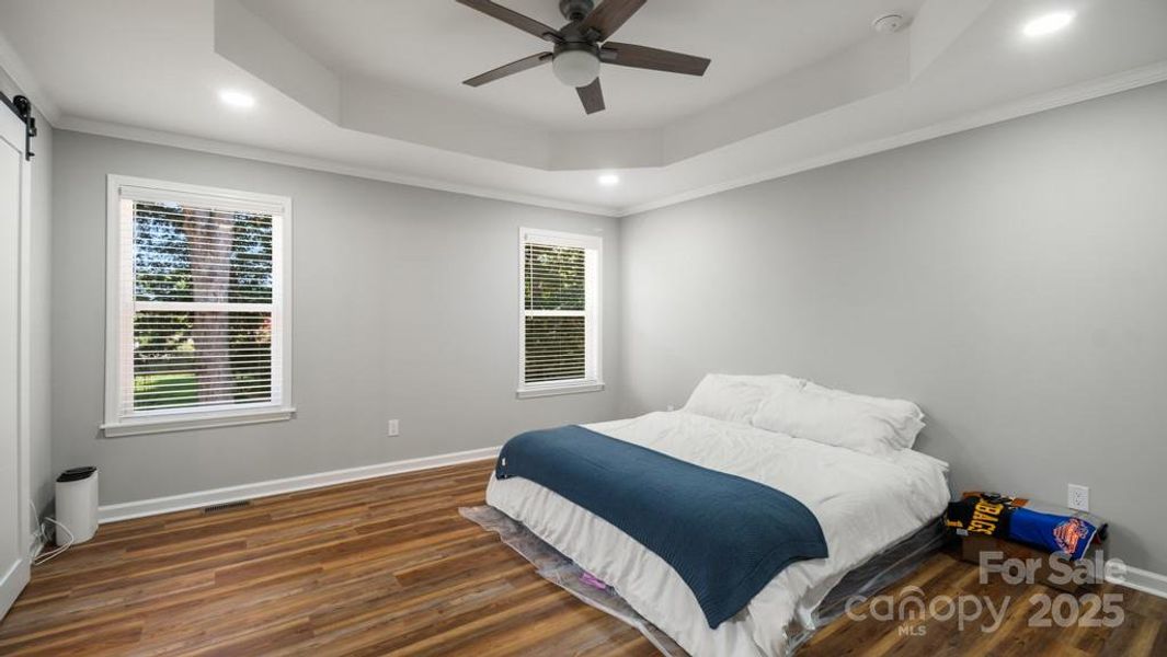 Furnished interior view inside a new home in , Kernersville (Image 4).