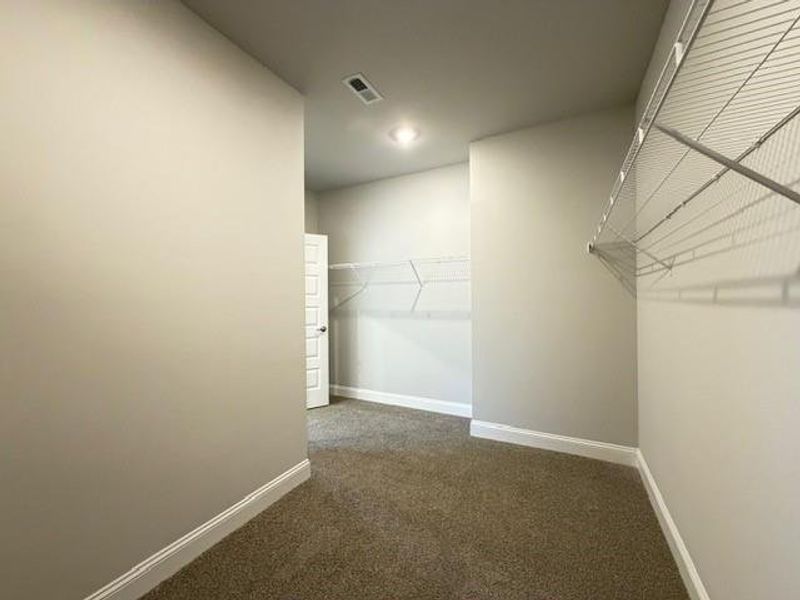 Spacious, unfurnished interior of a new home in Tuscany Hills, Douglasville (Image 20).