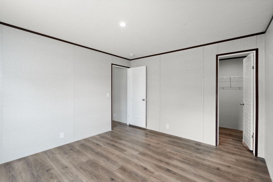 Spacious, unfurnished interior of a new home in , Summerville (Image 11).