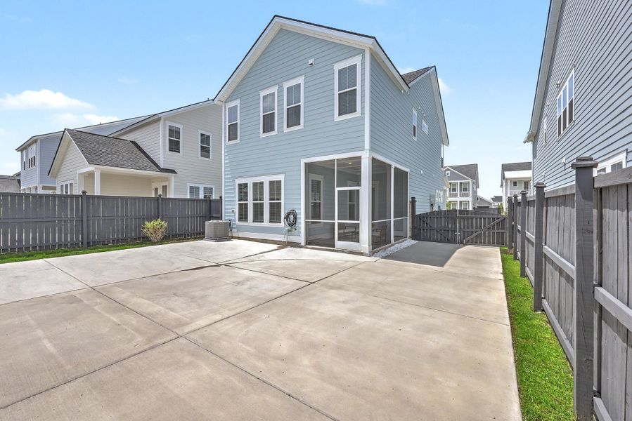 Exterior details and patio area of a home in Carnes Crossroads, Summerville (Image 32).