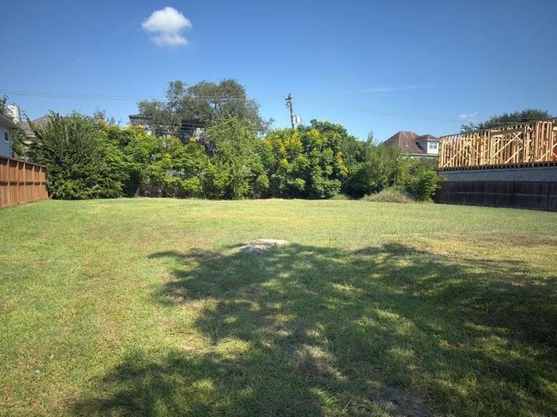 3722 N. Braeswood is over 13,000 square feet. 3722 N. Braeswood is over 13,000 square feet.