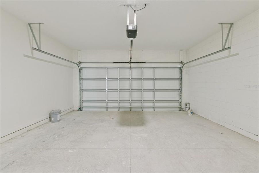 Spacious, unfurnished interior of a new home in , Dunnellon (Image 18). Spacious, unfurnished interior of a new home in , Dunnellon (Image 18).