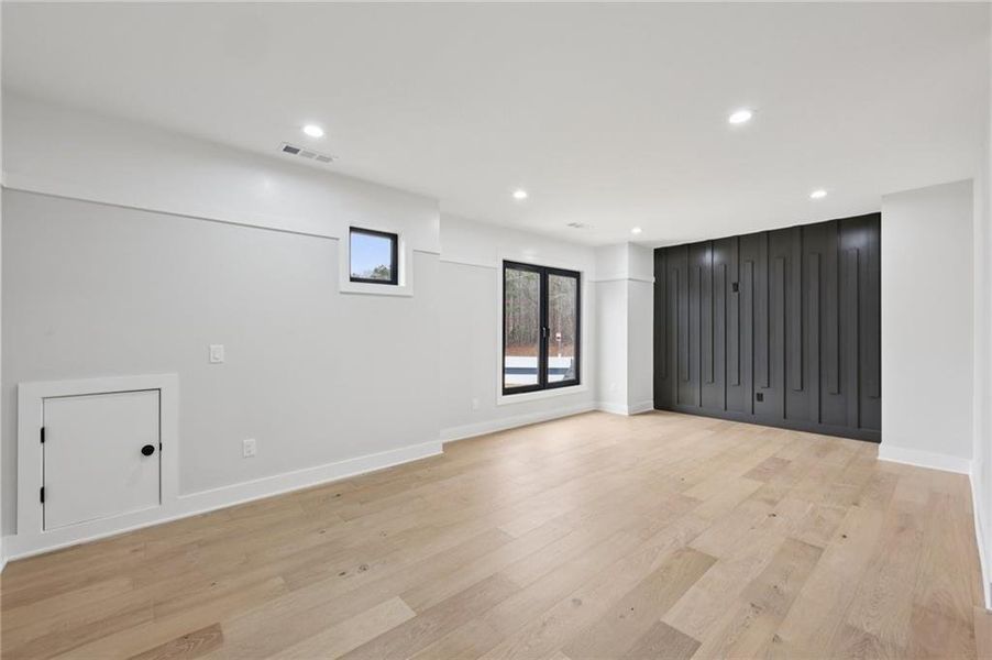 Spacious, unfurnished interior of a new home in , Auburn (Image 24).