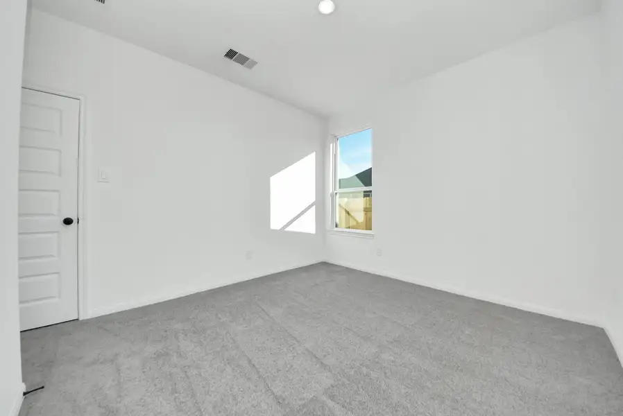 Spacious, unfurnished interior of a new home in Elyson, Katy (Image 30).