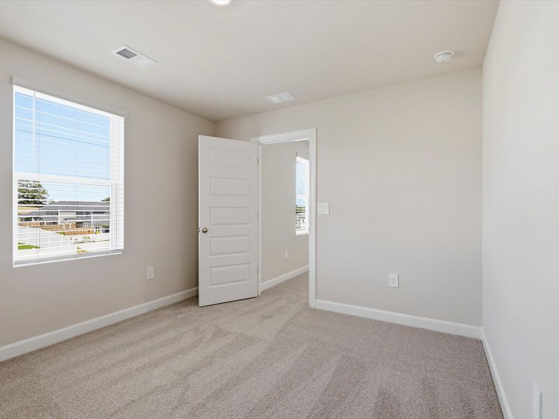 Spacious, unfurnished interior of a new home in Village at White Pine, Pendleton (Image 18). Spacious, unfurnished interior of a new home in Village at White Pine, Pendleton (Image 18).