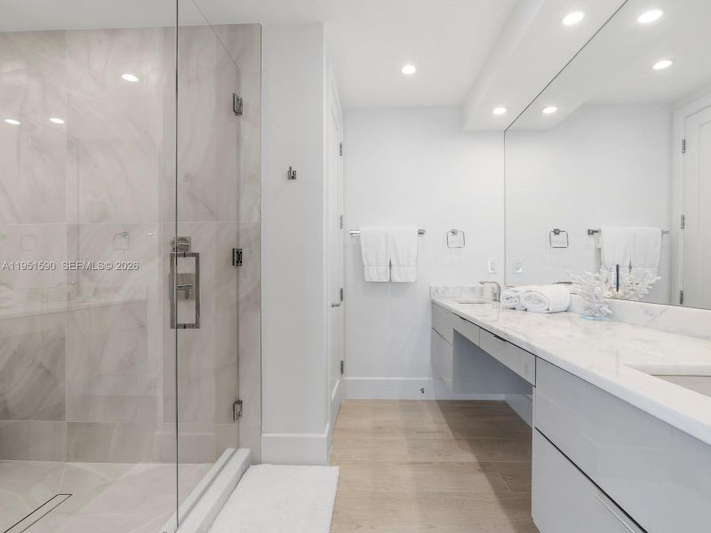 Furnished interior view inside a new home in , Marathon (Image 11).