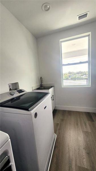 SPACIOUS LAUNDRY ROOM