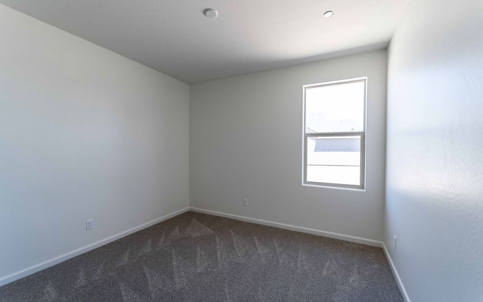 Spacious, unfurnished interior of a new home in Heritage Pointe, Chino Valley (Image 18).