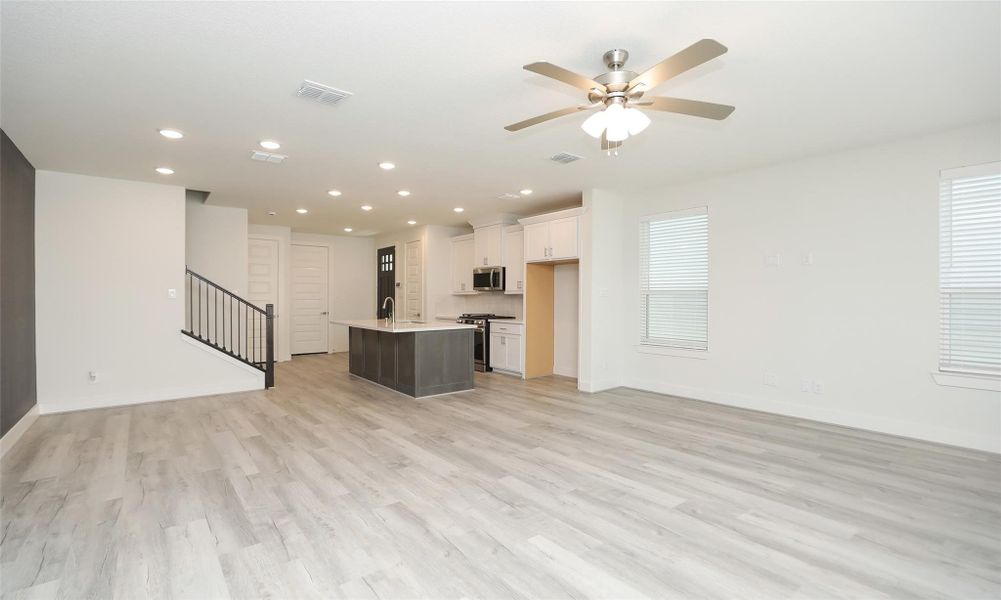 Spacious, unfurnished interior of a new home in Independence Heights, Houston (Image 32). Spacious, unfurnished interior of a new home in Independence Heights, Houston (Image 32).