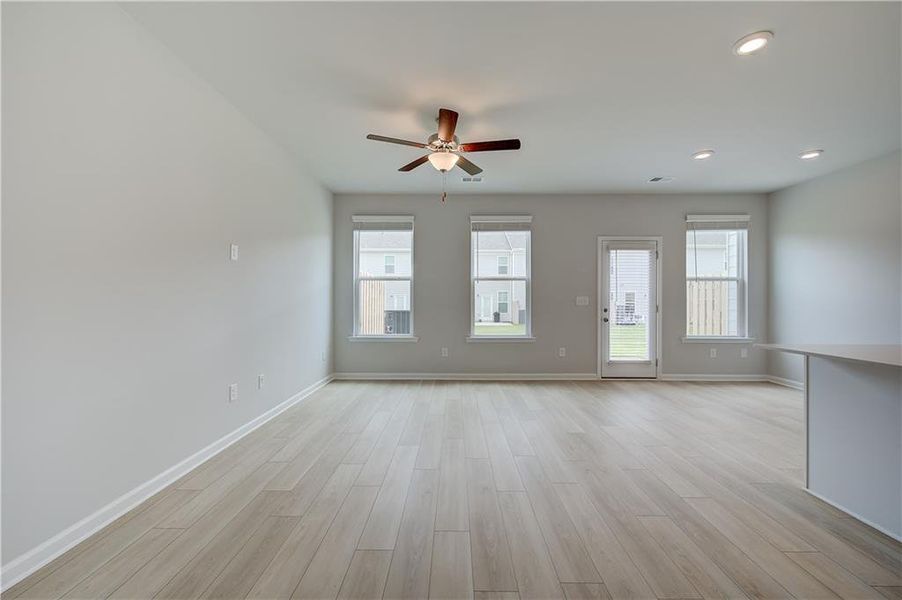 Spacious, unfurnished interior of a new home in Avery Landing, McDonough (Image 16).