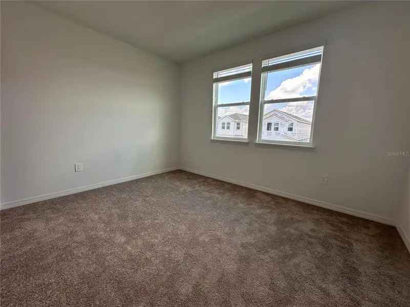 Spacious, unfurnished interior of a new home in , Winter Garden (Image 11).