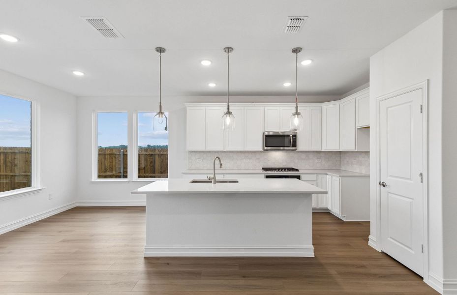 Representative furnished interior of a home built from the Ouray by Pulte Homes in Ribbonwood, Aubrey (Image 11).
