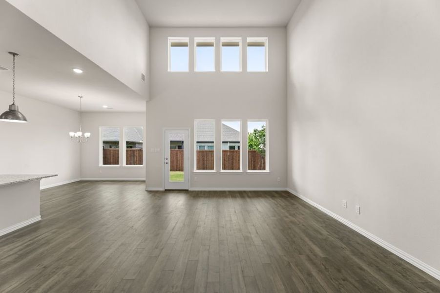 Spacious, unfurnished interior of a new home in Creekside, Royse City (Image 33).
