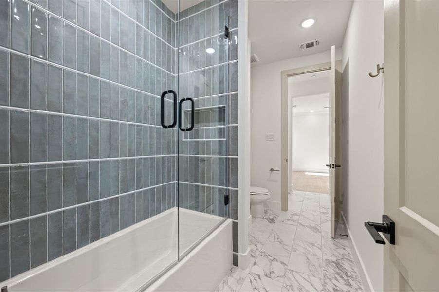 Furnished interior view inside a new home in Montclair, Prosper (Image 17).