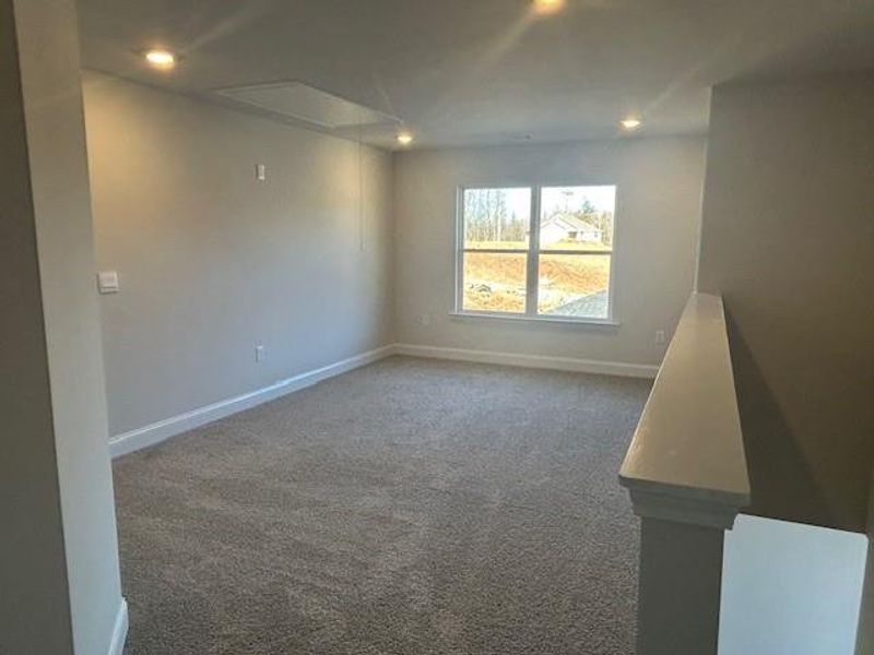 Spacious, unfurnished interior of a new home in Habersham Meadows, Demorest (Image 8).