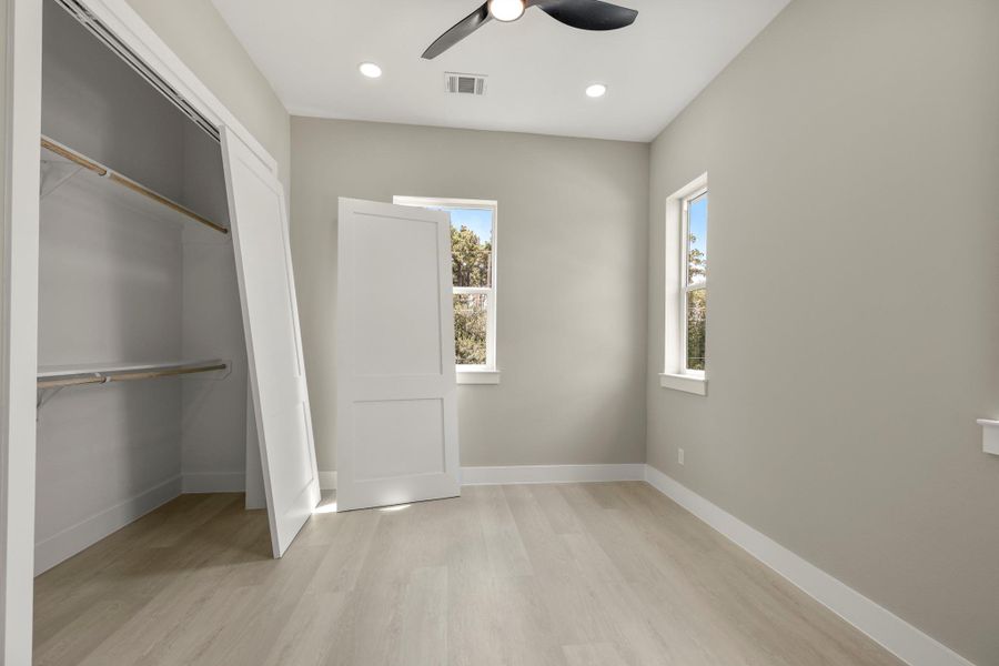 Spacious, unfurnished interior of a new home in , Tomball (Image 19). Spacious, unfurnished interior of a new home in , Tomball (Image 19).