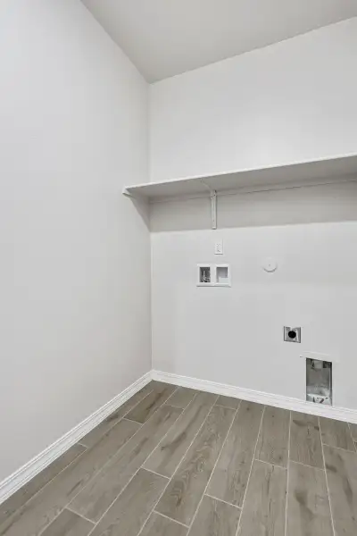 Representative unfurnished interior of a home built from the Desert Willow by View Homes in Paseo del Este, El Paso (Image 29). Representative unfurnished interior of a home built from the Desert Willow by View Homes in Paseo del Este, El Paso (Image 29).