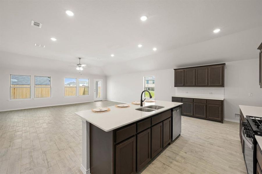 15004 Amantes- Kitchen-4