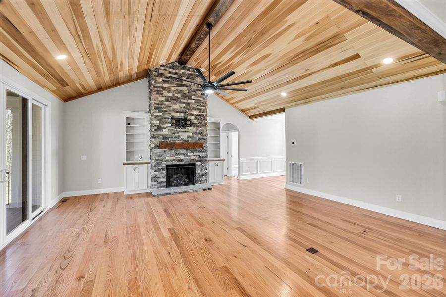 Spacious, unfurnished interior of a new home in , Salisbury (Image 32).