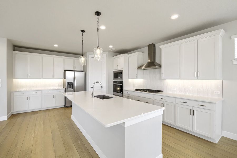 8003 Manor - Kitchen