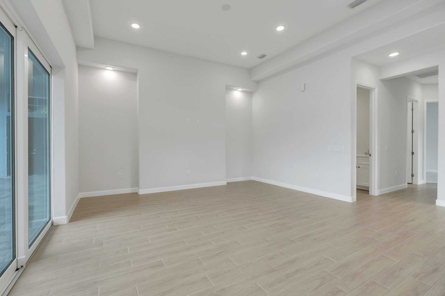 Spacious, unfurnished interior of a new home in Toscana, Palm Coast (Image 20).