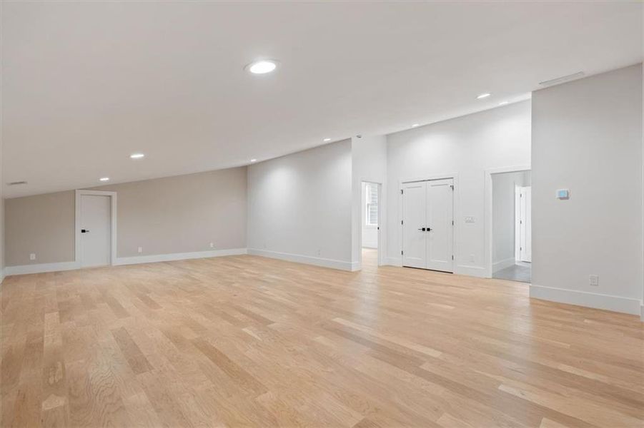 Spacious, unfurnished interior of a new home in , Bremen (Image 53).