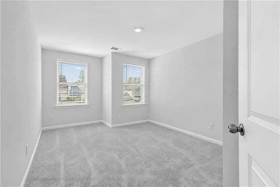 Spacious, unfurnished interior of a new home in Timber Ridge, Douglasville (Image 26).