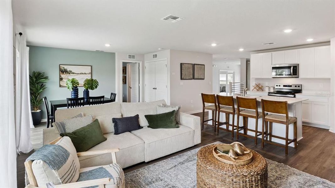 Furnished interior view inside a new home in Bradbury Creek, Haines City (Image 28).