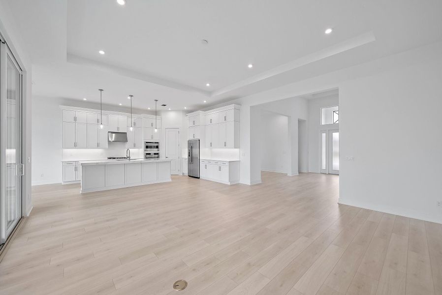 Spacious, unfurnished interior of a new home in L'Ambiance at Avenir, Palm Beach Gardens (Image 44).