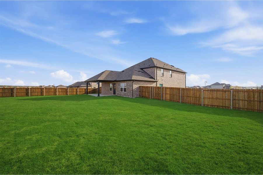 Exterior details and patio area of a home in Saddlebrook Estates, Waxahachie (Image 3). Exterior details and patio area of a home in Saddlebrook Estates, Waxahachie (Image 3).
