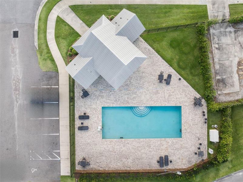 Community amenities in , Newberry (Image 40).