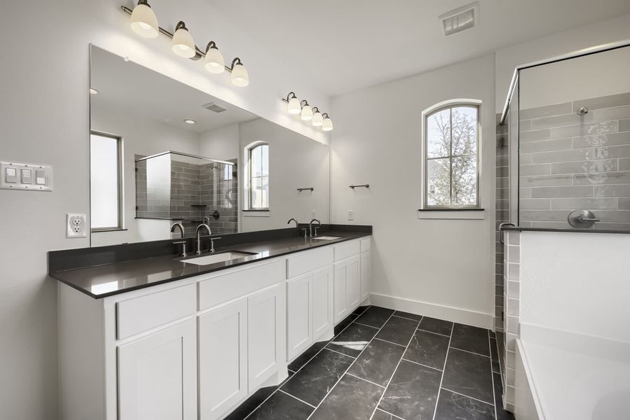 1724 Truro - Primary Bathroom