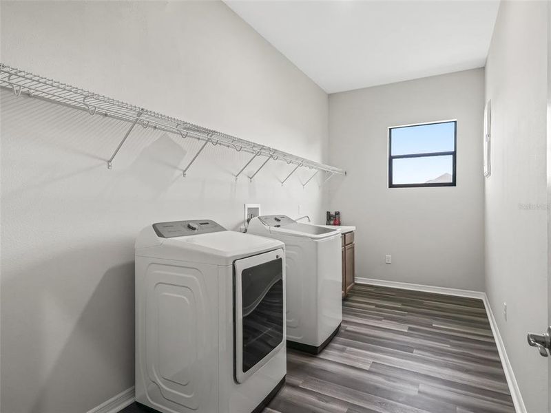 Furnished interior view inside a new home in , Ocala (Image 68).