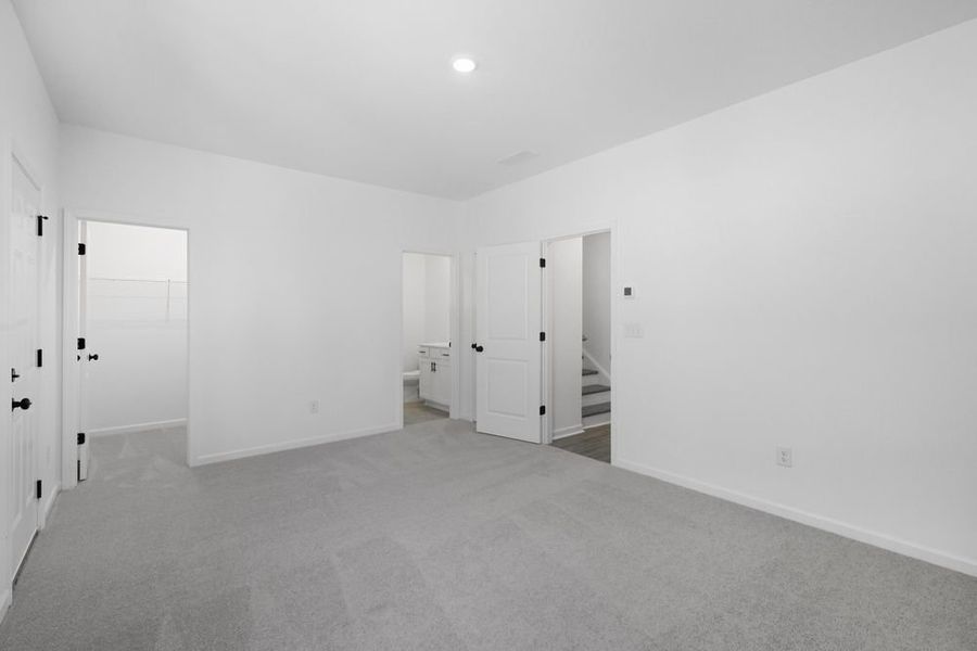 Spacious, unfurnished interior of a new home in Auburn Glen, Dacula (Image 26).