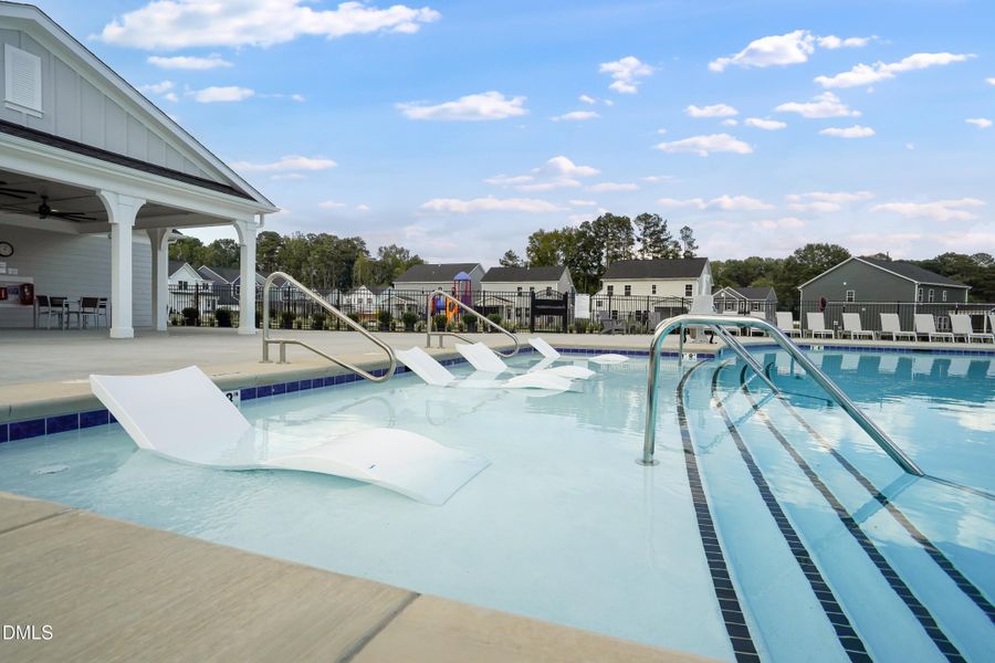 SUN_CaydenCove_Pic_Pool_16