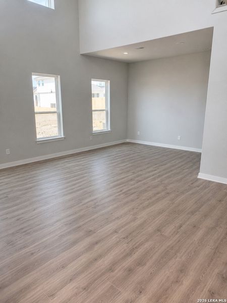 Spacious, unfurnished interior of a new home in Katzer Ranch, Converse (Image 13).