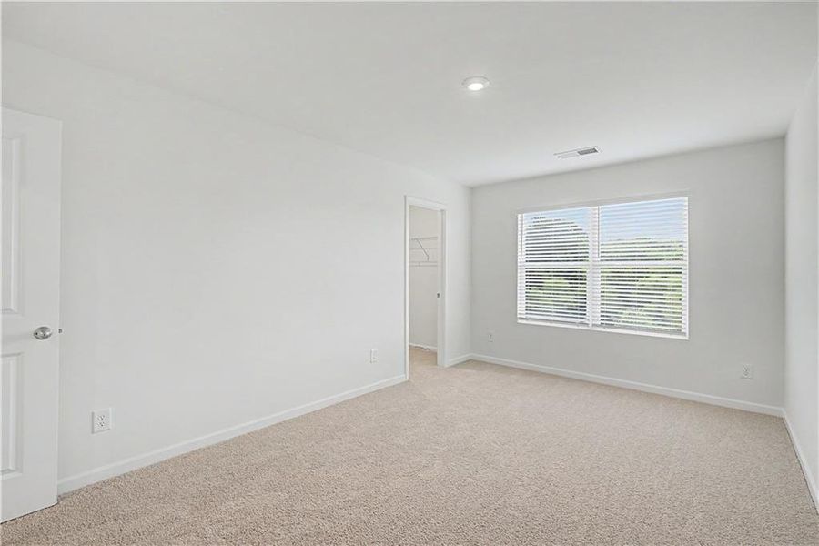 Spacious, unfurnished interior of a new home in The View at Groover's Lake, Lithia Springs (Image 21).
