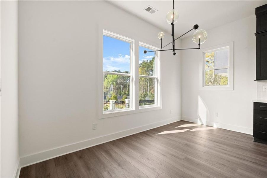 Spacious, unfurnished interior of a new home in , Alpharetta (Image 43).